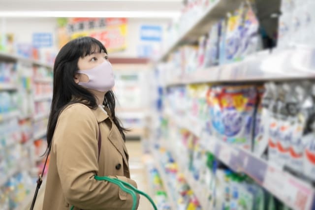 ドラッグストアで買い物